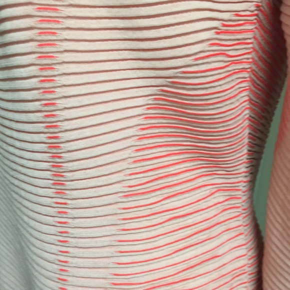 Under Armour Athletic/Athleisure Sweater, NWT! - Picture 4 of 11